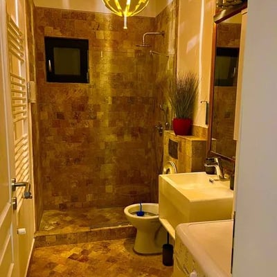 Аренда комфортной 2-комнатной квартиры с двориком, 41 м², Мамаия Норд, Констанца, Румыния